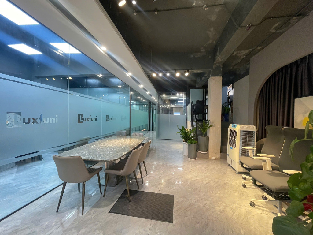 Cho thuê sàn tầng 2 Mặt Phố Nguyễn Trãi, 260m2, Spa, Thẩm mỹ, Trưng bày