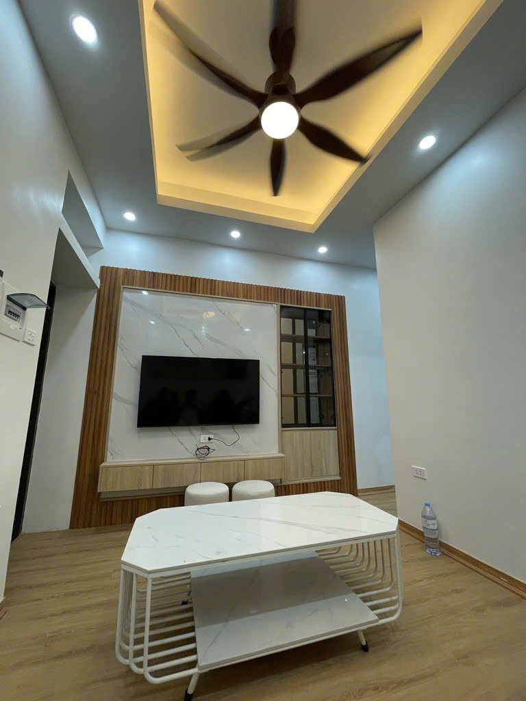 Cho thuê nhà Tập thể tầng 1 nguyễn Trãi 50m2, 2 ngủ, 8 Triệu vào ngay đóng 2 cọc 1