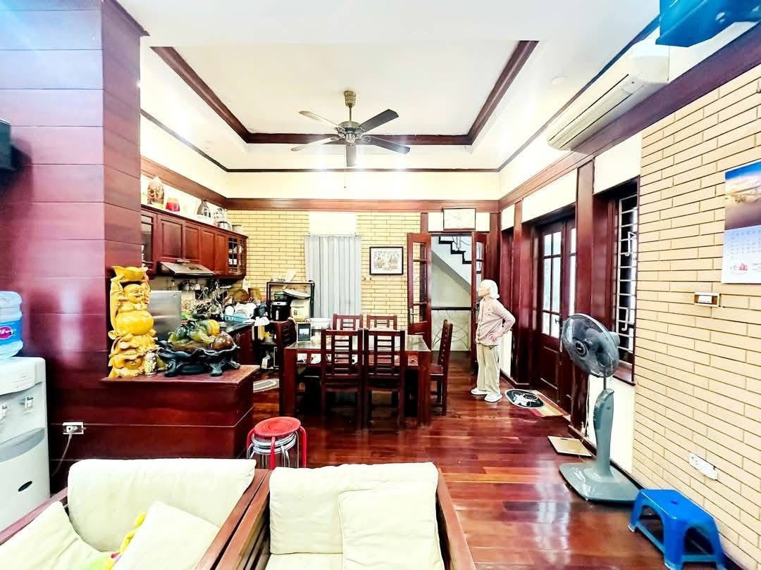 MẶT NGÕ NGUYỄN TRÃI - LÔ GÓC, NHÀ ĐẸP Ở NGAY - 30M RA PHỐ - GIÁ CHỈ 9.5 TỶ