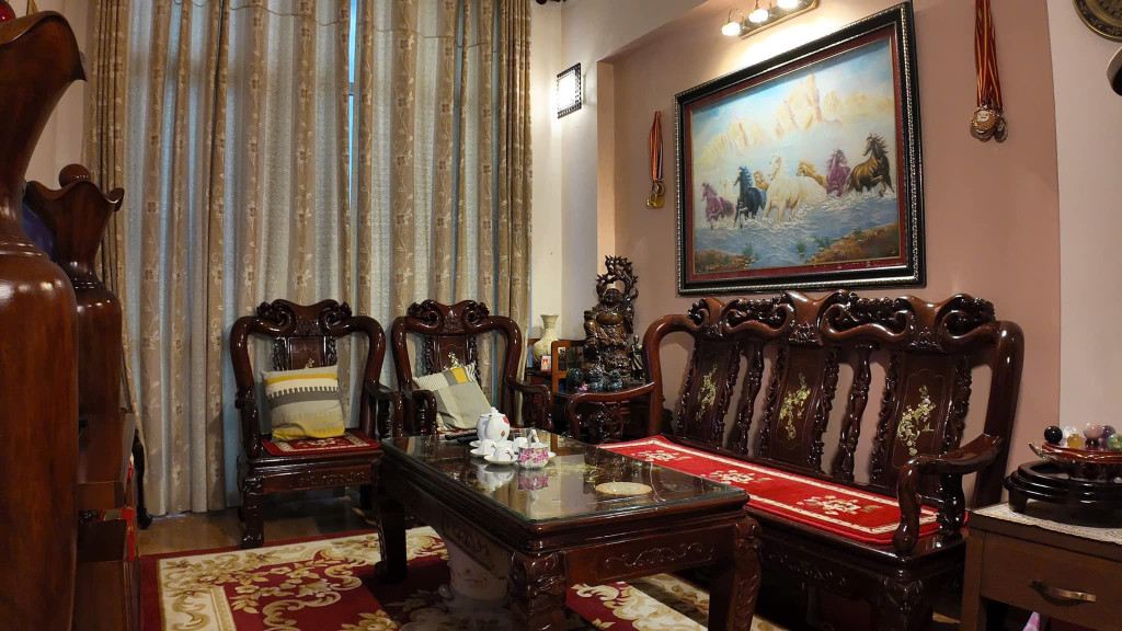 Bán nhà phố Đội Cấn 40m, 3 tầng mặt tiền 4,2m 8 tỷ