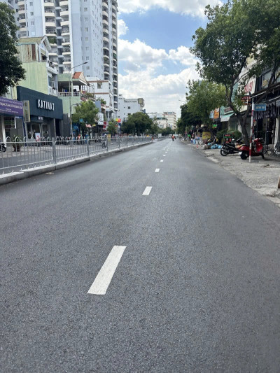 Bán nhà Mặt tiền Nguyễn Sơn - gần UBND Quận Tân Phú,  4x25m, 4 Tầng - 5PN, 20.9 tỷ