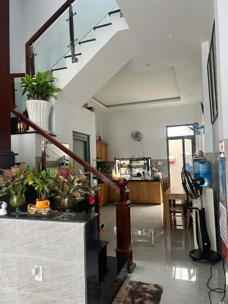 --Bán đất HXH đường Âu Cơ, phường 9, quận Tân Bình; 4*10; chỉ 6,3 tỷ