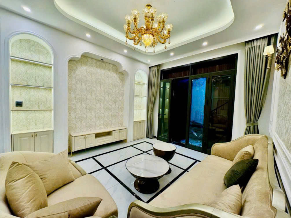 💥 BÁN NHÀ 5 TẦNG THANG MÁY - QUAN NHÂN, THANH XUÂN - CHỈ 6.95 TỶ.
TẶNG FULL NỘI THẤT - NHÀ MỚI Ở NGAY - GẦN PHỐ - NGÕ RỘNG