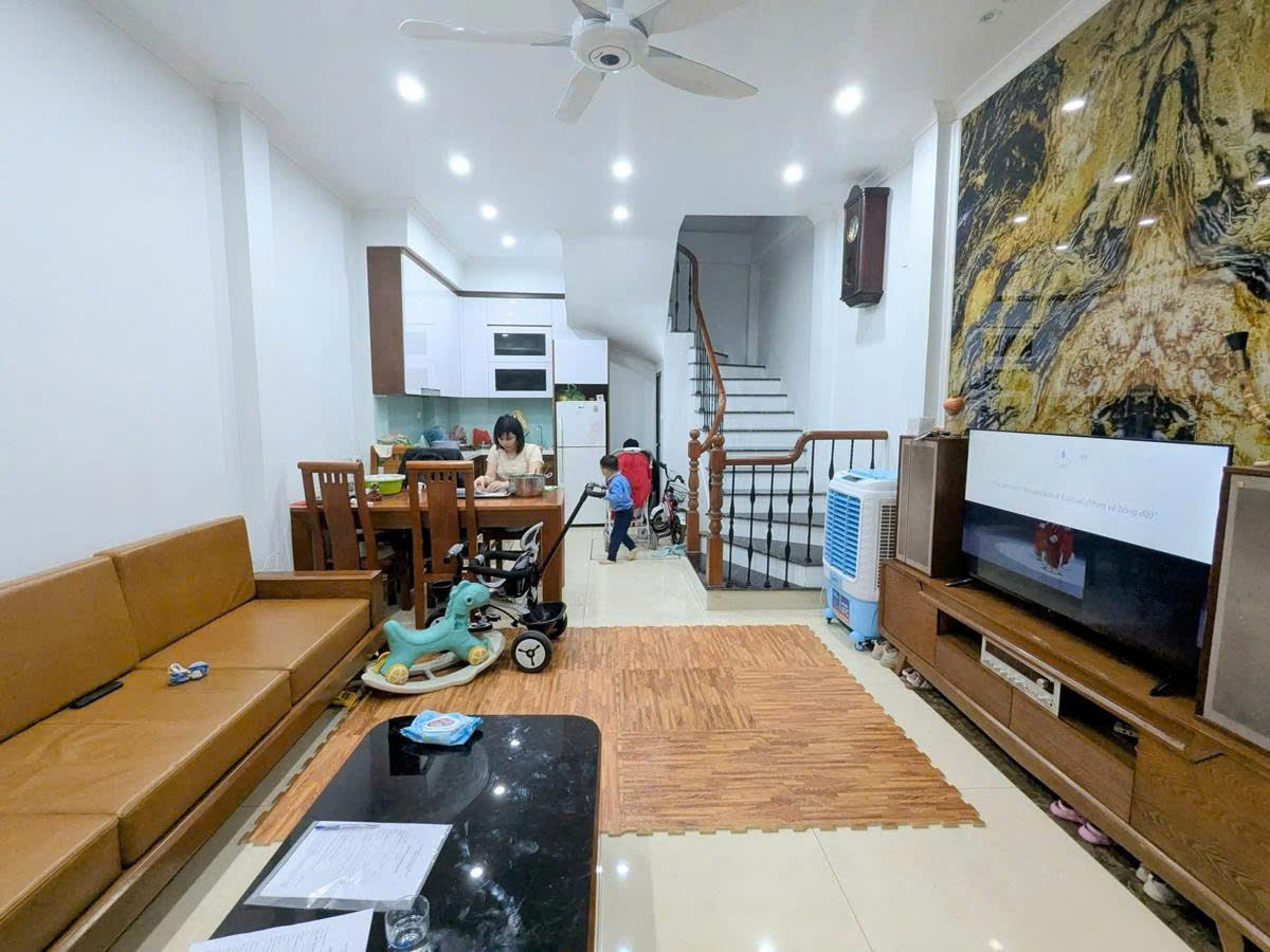 Bán nhà Quan Nhân mặt ngõ kinh doanh sầm uất ô tô tránh