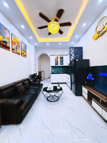 Cho thuê nhà ngõ Quan Nhân, 25m2 x 4 tầng, 3 ngủ, 3 WC, 10 Triệu/tháng