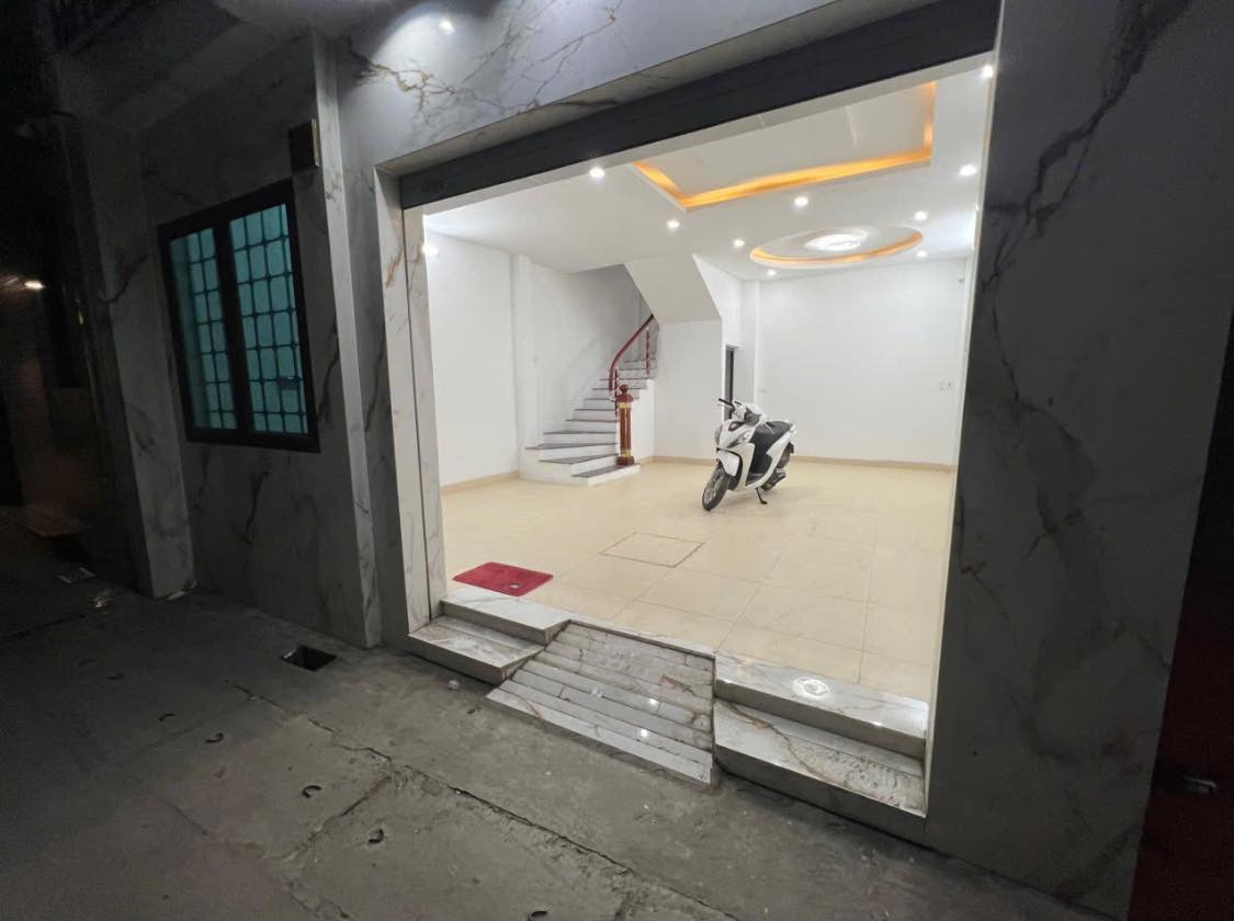 Cho thuê nhà Phố Quan Nhân, 6 tầng x 43m2, 5 ngủ, 5 vệ sinh, 25 Triệu/tháng