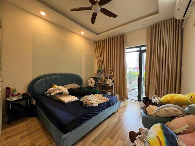 Giá mềm nhất quận Phú nhuận: 11.9 tỷ - HUỲNH VĂN BÁNH - DT: 76.8M - 4M X 19.2M - 4 TẦNG - 4 PN- 4WC -LH: 077 888 5818 - 077 478 5818 CHUYÊN BĐS SÀI GÒN