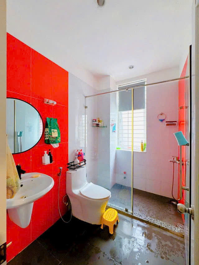 Giá tốt nhất quận Phú nhuận: 8.2 tỷ - PHAN ĐĂNG LƯU - DT:39M - 5.2X8.3M- nở hậu 5.5m - BTCT 4 tầng còn mới vào ở ngay. 4PN + sân thượng. 3WC - LH: 077 888 5818 -077 478 5818 CHUYÊN BĐS SÀI GÒN