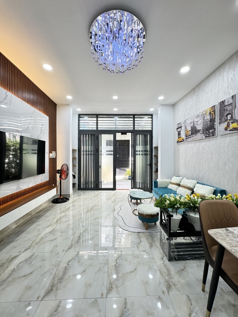 [Bất động sản đáng mơ ước] SỔ HỒNG VUÔNG, RỘNG 4M, 4 TẦNG BTCT ĐẸP, HẺM 1/ - GIÁ NHỈNH 5 TỶ XX