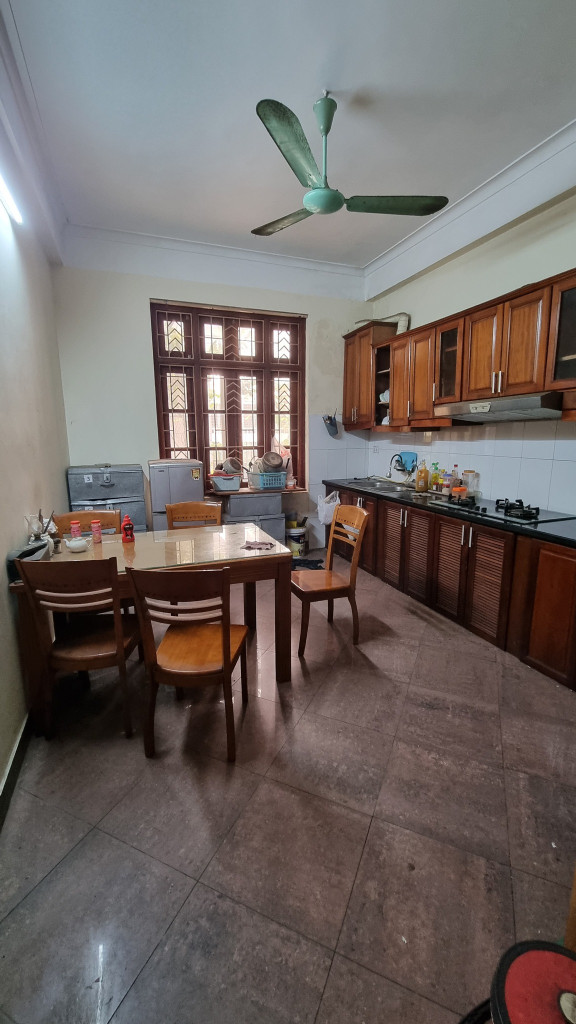 TRUNG TÂM CẦU GIẤY - KHU VIP CÁN BỘ - MẶT TIỀN KHỦNG - VỪA Ở VỪA KINH DOANH - Ô TÔ TRÁNH - 20M RA PHỐ - -20 TỶ