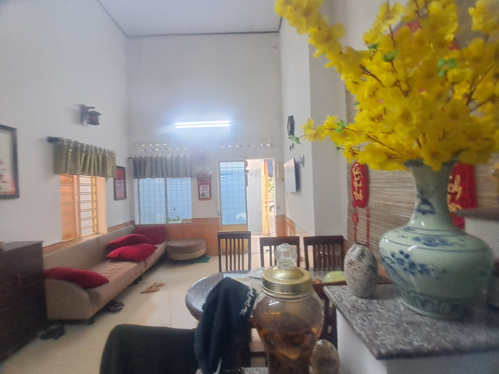 # Sát MT Lý Thường Kiệt, Lô Góc, 45m2, 2 tầng, hơn 3 tỷ