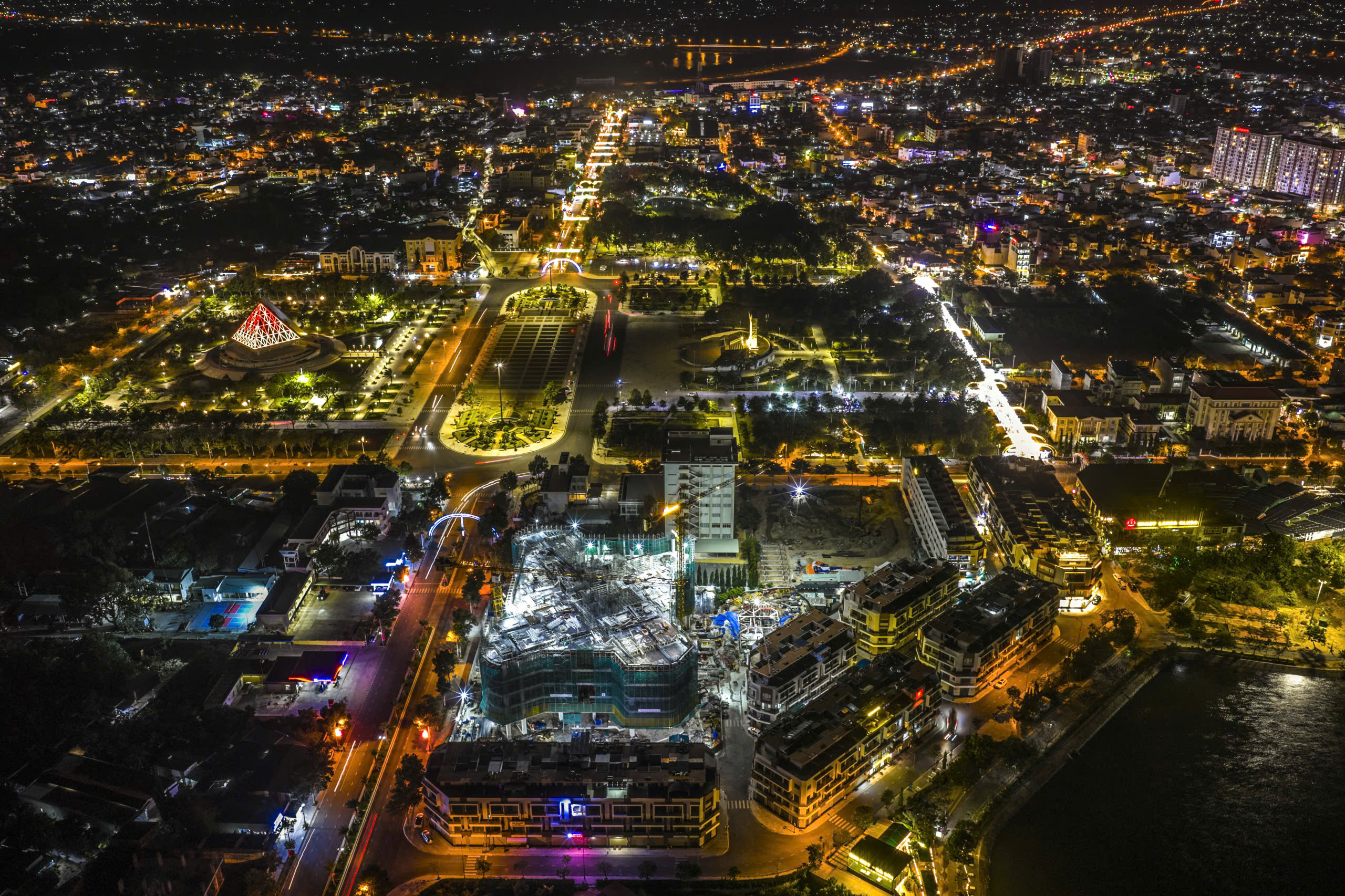 CĂN HỘ CAO CẤP 4⭐ HACOM TOWER NAM KHÁNH HÒA – TẦM VIEW ÔM TRỌN PHỐ NÚI, HỒ & BIỂN