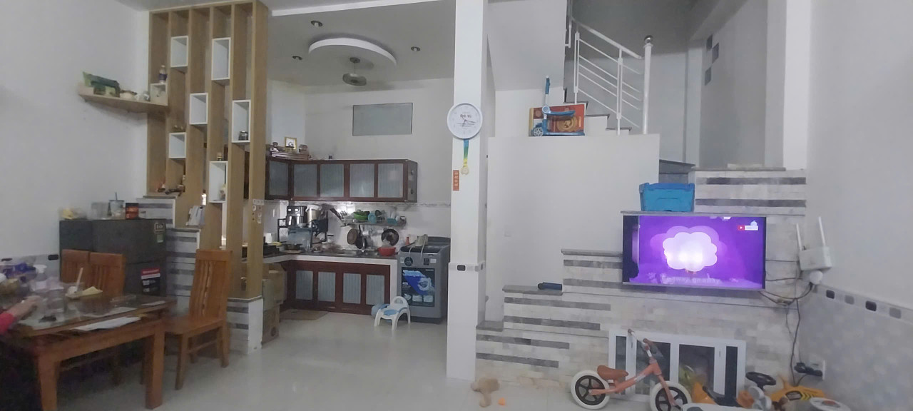 ♣ Nhà kiệt Thẳng gần Nguyễn Tất Thành gần Lê Độ, Ô tô đậu vài bước, 44m2, ngang6m, 2 tầng, 3PN. 2.5 tỷ
