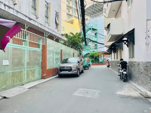 Nhà Đường Phan Đình Phùng Phường 1 Phú Nhuận.