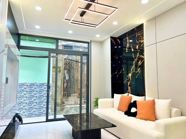 QUẬN 7 - LÂM VĂN BỀN - NHÀ ĐẸP VÀO Ở NGAY - 50m2 - GIÁ 5 TỶ XÍU THƯƠNG LƯỢNG.