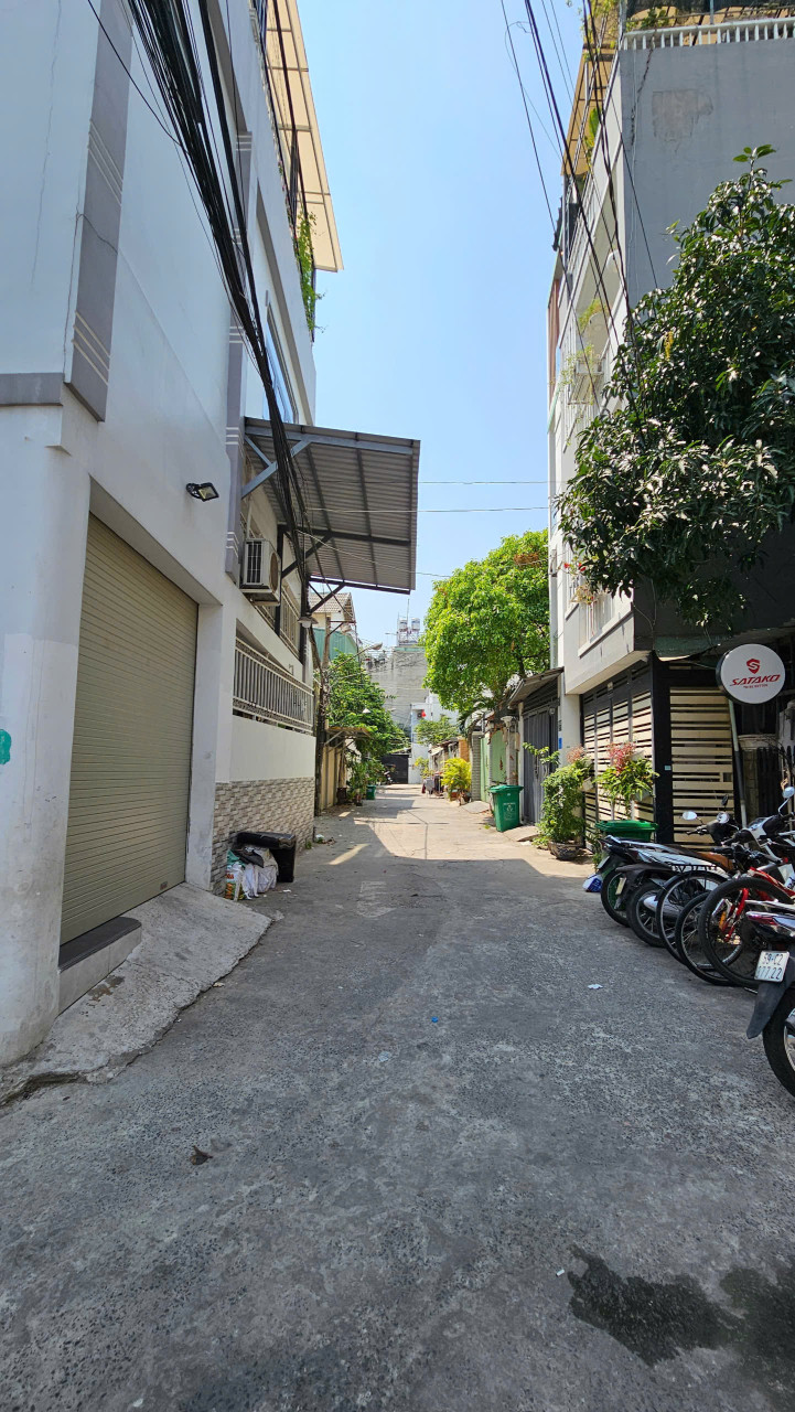 SÁT MẶT TIỀN THÔNG 1 TRỤC 
DIỆN TÍCH 73 M2  NHÀ MỚI BÊ TÔNG  Q4
NGANG 4.5 DÀI 16 M HƠN 50 TRIÊU M