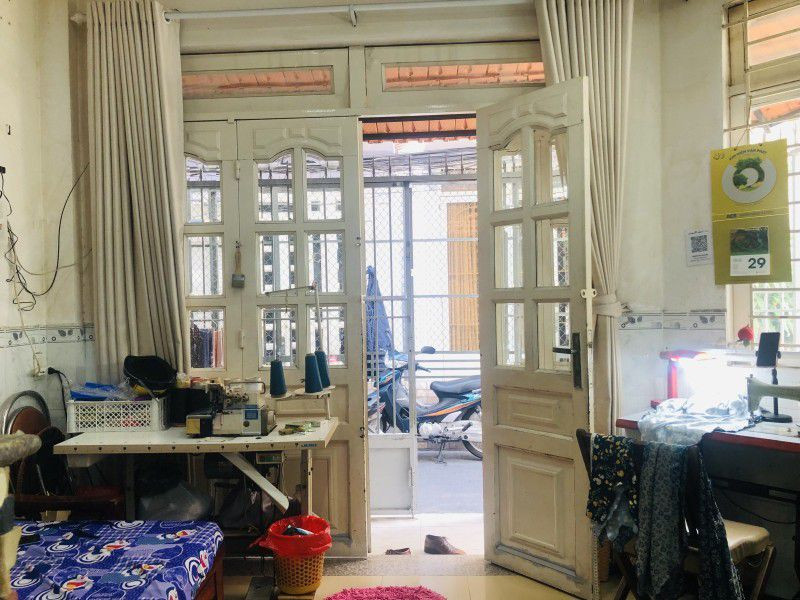 NHÀ Q4 - NGAY CC KHÁNH HỘI - TRUNG TÂM TIỆC CƯỚI REVERSIDE PALACE 4 SAO  - SỔ ĐẸP 4x8M, 3 TẦNG - CHỈ 30M HẺM XE TẢI TRÁNH - NHỈNH 3 TỶ TL.