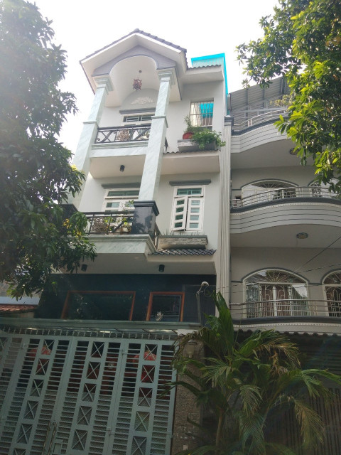 Bán gấp nhà mới, vào ở ngay, khu Vip Tên Lửa