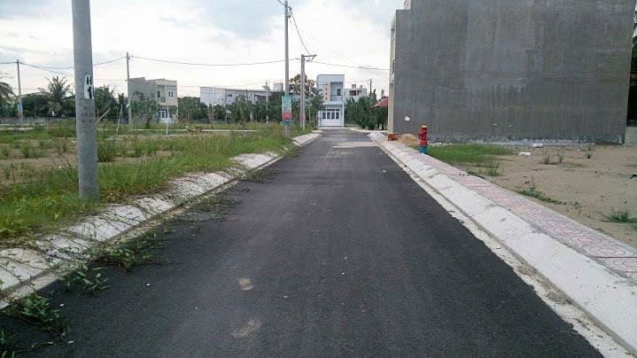 Bán gấp lô đất MTĐ 18 sau Gigamall Thủ Đức, dân cư đông, ra PVĐ 5p, Giá chỉ 1,8 Tỷ