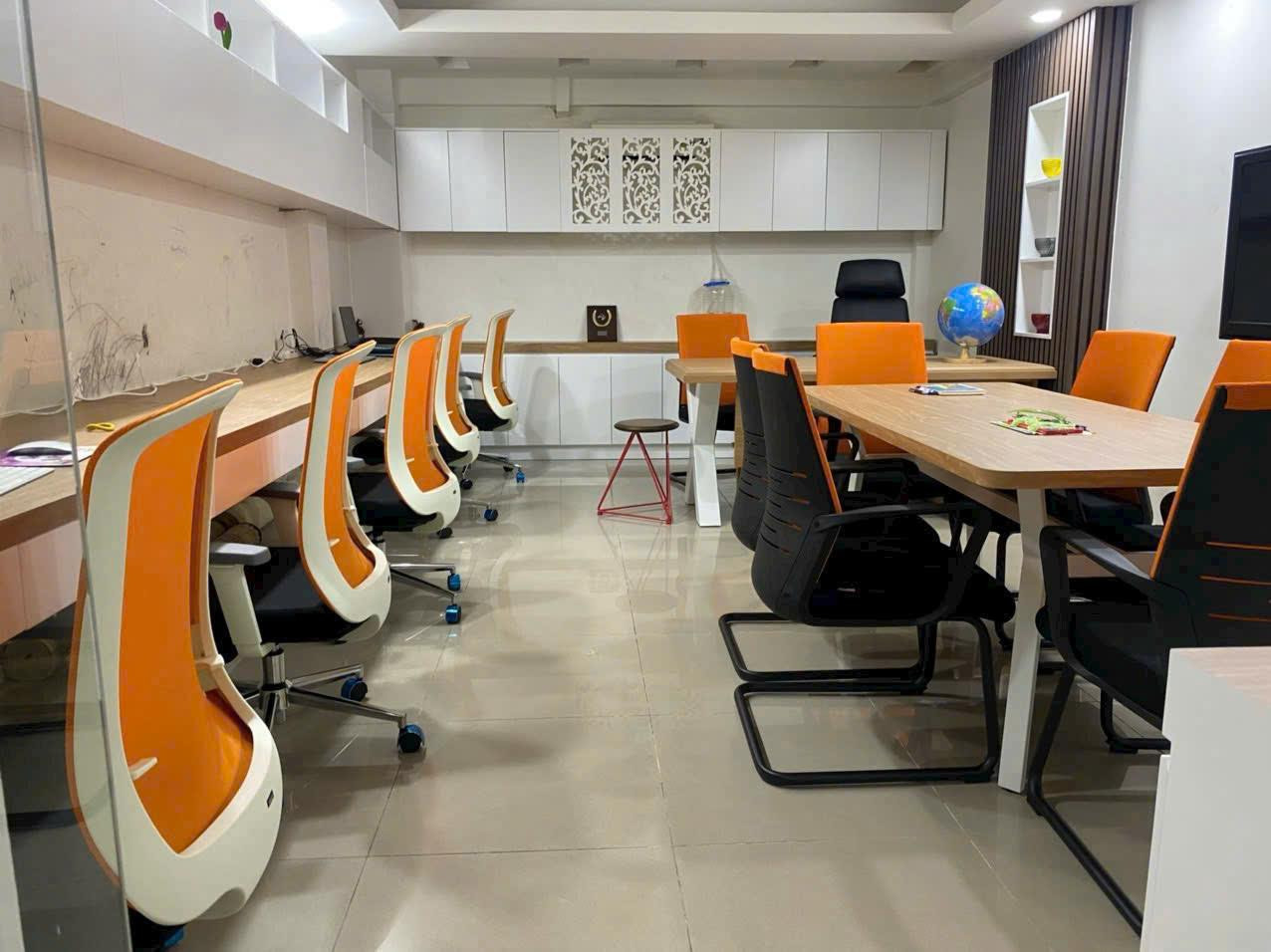 CHUẨN CĂN HỘ DỊCH VỤ NGAY MẶT TIỀN ĐƯỜNG BÙI VĂN BA TRUNG TÂM QUẬN 7 NGANG 6m x DÀI 25m HIỆN TẠI THU 35 tr/ tháng 
Giá : 18.5 tỷ