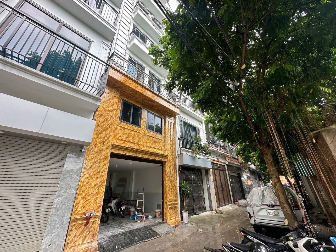 (Siêu Phẩm) Tòa Apartment xây mới ở Văn Trì - Cầu Diễn - Ô tô vào nhà - DT 1 tỷ/năm - Tin Thật 100%