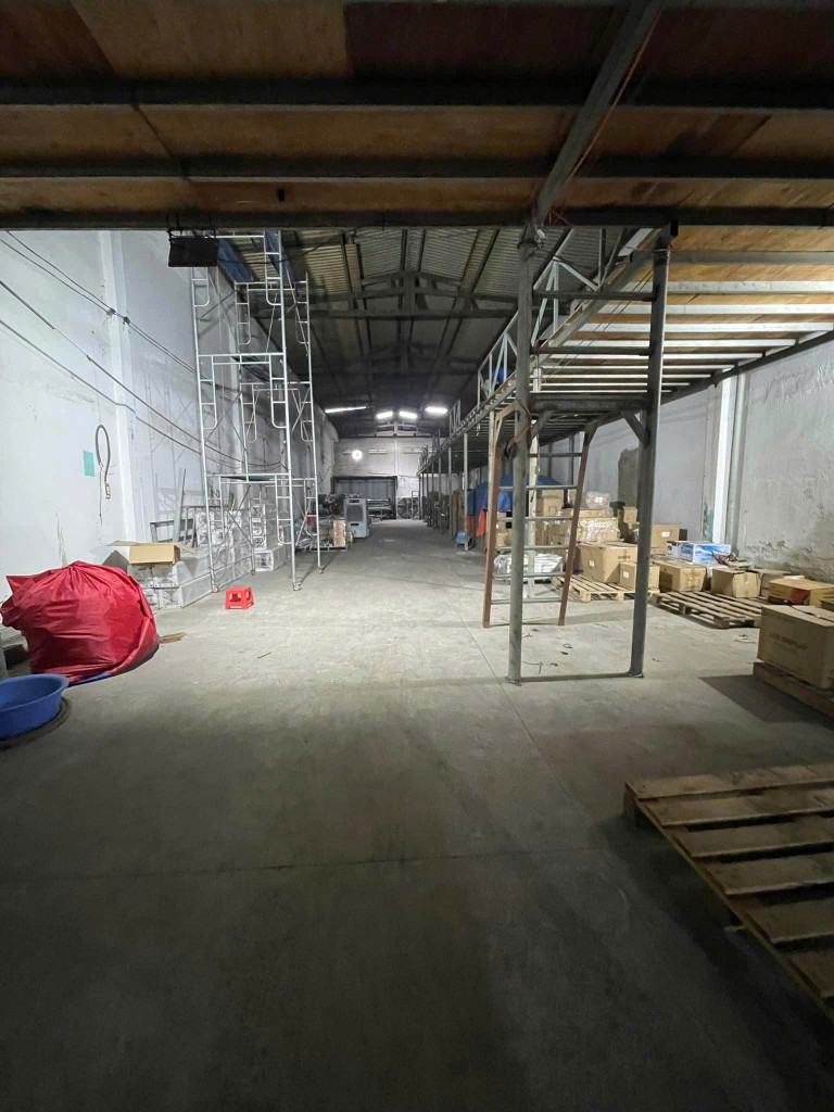 Bán nhà Kho, Hẻm 8m đường Lê Đình Cẩn, gần Khu Tên Lửa, 9x60m, 2 Tầng, 26.5 tỷ.