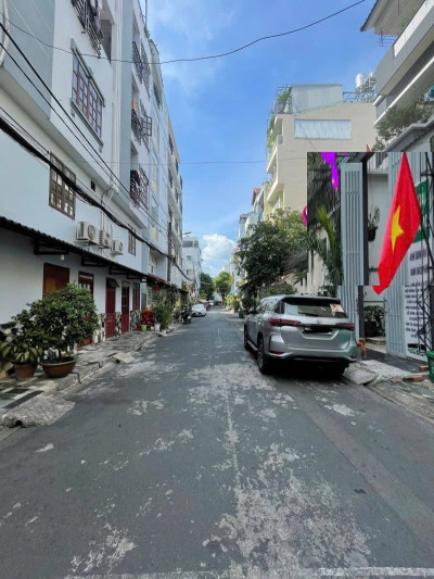 Bán nhà Mặt tiền Hẻm 10m Cộng Hòa - ngay Út Tịch - K300,  4x16m, 5 T - 6PN,15 tỷ