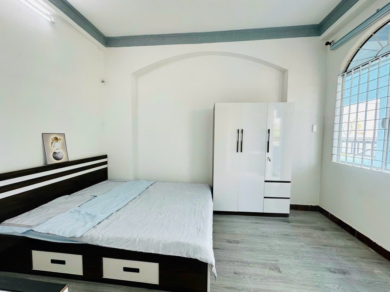 Chính chủ cho thuê phòng (nhà mặt tiền) mới 100% chỉ 3tr đầy đủ nội thất đường Cộng Hoà, Tân Bình