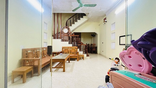 Chính chủ cho thuê nhà ngay ngõ 1 Khu Cầu Đơ 3, tiện trường học, sân bóng, chợ Hà Đông phía sau, tiện bệnh viện, ga tàu điện Hà Đông phía trước ngõ