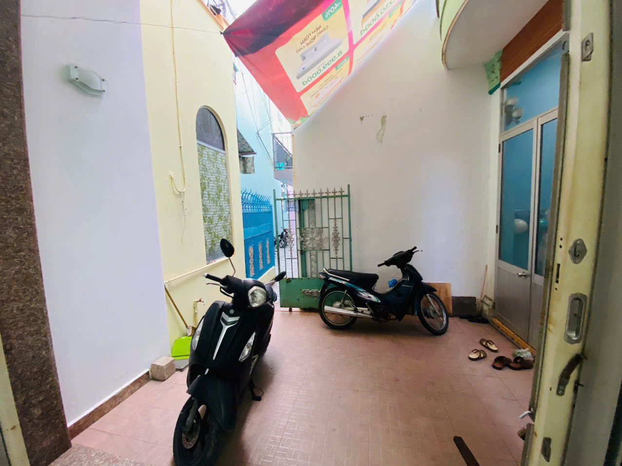 Bán căn nhà phường Vạn Thắng ngay trung tâm Tp Nha Trang.

- Vị trí cách đường 2/4 ô tô vào 150m.
- Diện tích : 28.3m2 , ngang 3.25 dài 7.25m; tổng sàn : 56.6m2
- Công năng 1 trệt 1 lầu : phòng khách , bếp , 2 WC , 2 phòng ngủ ....
- Gia bán: 1.7T ( 