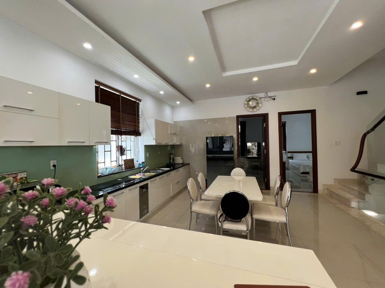 Bán nhà full nội thất như hình 5ty6  thuộc KĐT Vĩnh Điềm Trung, Nha Trang