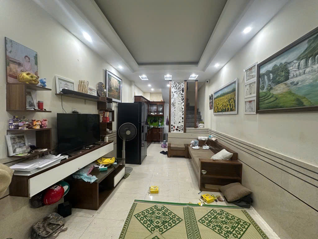 BÁN NHÀ 192 LÊ TRỌNG TẤN .6,25 Tỷ. Ngõ nông thoáng, sạch sẽ.
 • Pháp lý: Sổ đỏ riêng.