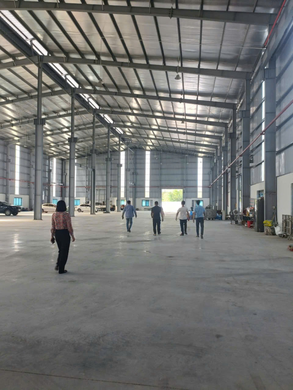 Cho thuê nhà xưởng tại Hưng Yên
- Diện tích 2600m2, 3300m2, 4200m2
- Nhà xưởng xây dựng độc lập
-