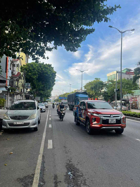 BÁN LÔ ĐẤT LỚN ĐƯỜNG 2 THÁNG 9 NGAY TRUNG TÂM HẢI CHÂU RẤT PHÙ HỢP XÂY KHÁCH SẠN, LÀM VĂN PHÒNG CHO THUÊ.