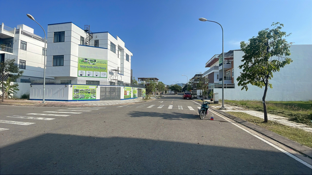 Gói 2 Mỹ Gia, đường 16m, đối diện trung tâm thương mai, 100m2 ngang 5 chuẩn khu đô thị. Ngay trung hành chính, ngay trường học FPT
