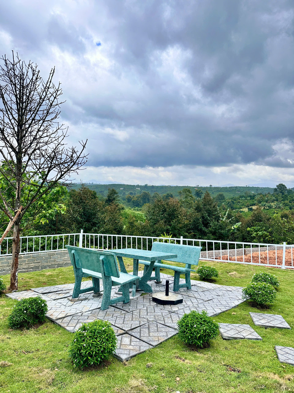 Đất biệt thự Bảo Lộc view đồi full thổ cư, giá 3,4tr/m2 ngay Khu dân cư đông