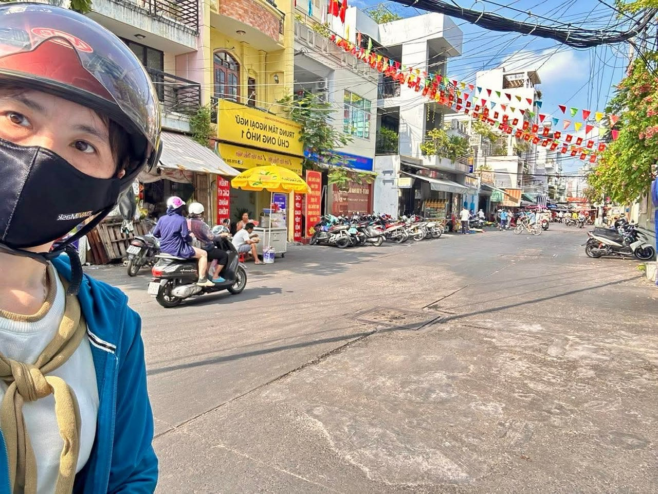 VÍP NHA VÍP NHA : NHÀ MẶT TIỀN ĐƯỜNG GẦN UBND, TRƯỜNG HỌC, NHÀ THỜI, CHỢ 200 NỮA