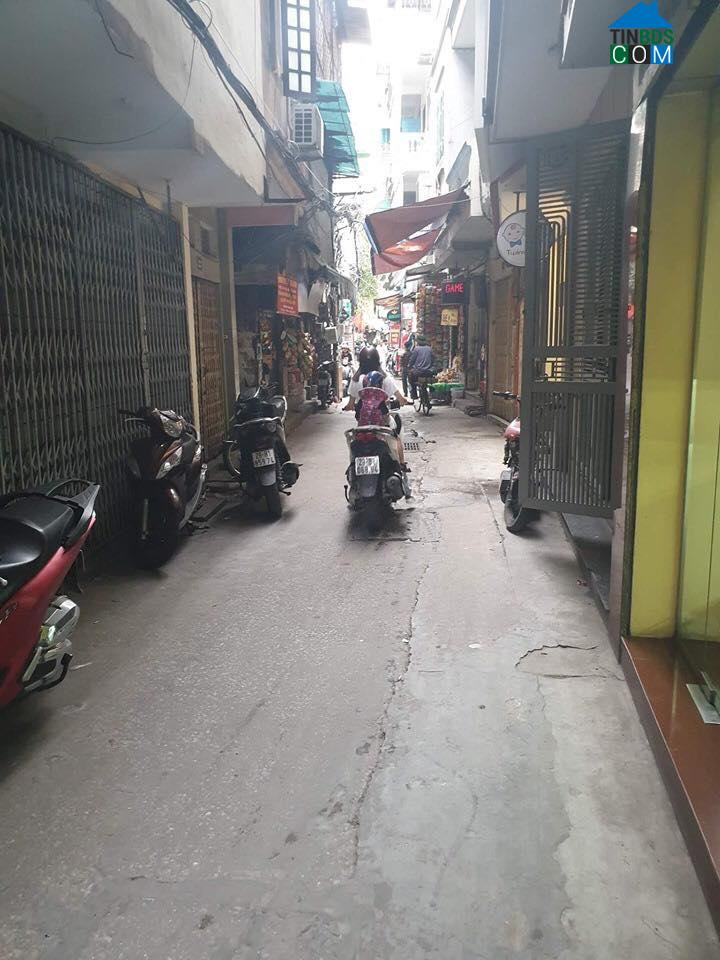 Cho thuê nhà ngõ Văn Hương, Đống Đa, 3 tầng, 7 Triệu ở gia đình, ô tô đỗ cửa