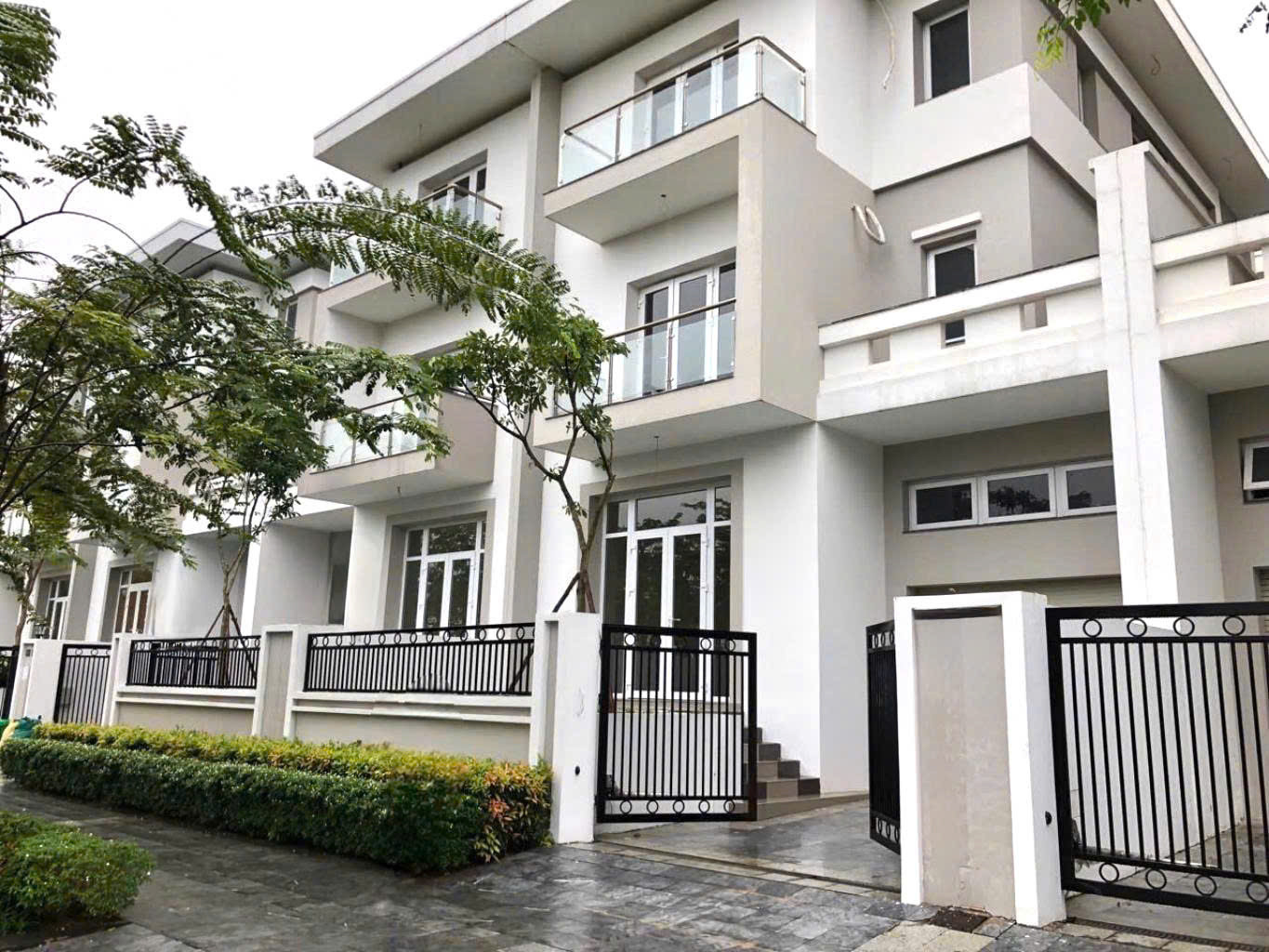 BIỆT THỰ ĐẲNG CẤP CIPUTRA, TÂY HỒ – 180M x 4 TẦNG – MẶT TIỀN 9M – NỘI THẤT GỖ QUÝ – 89 TỶ