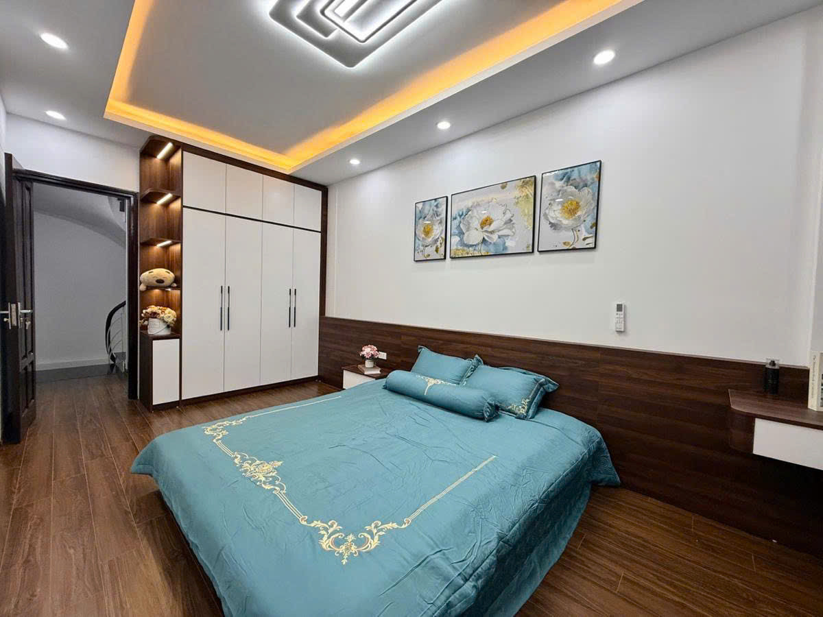 NHÀ ĐẸP KHƯƠNG ĐÌNH - NGÕ BA GÁC GẦN Ô TÔ Dt 30m2 5 tầng mặt tiền 3.1m Giá 7.98 tỷ