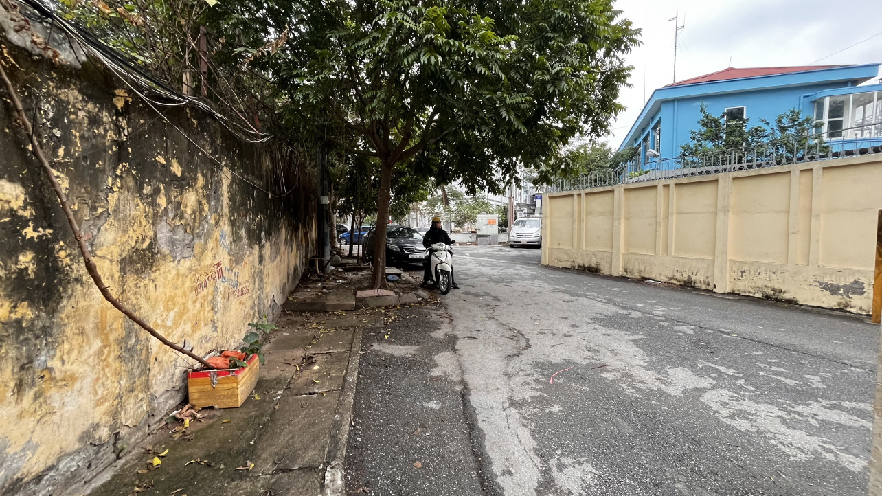 Cho thuê nhà riêng ngõ 282 Khương Đình, 3 tầng, 70m2, 3 ngủ, 15 Triệu - VP, KD online, ở nhóm nữ