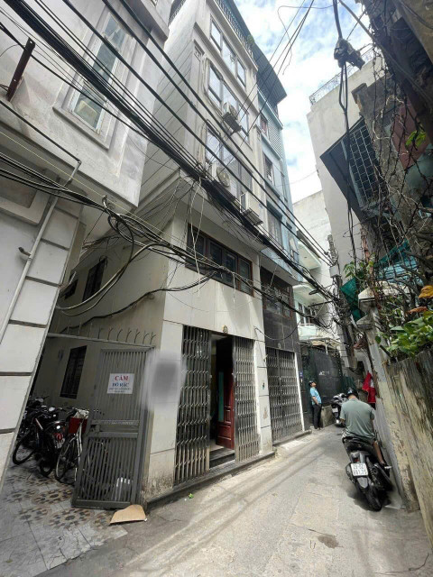 Cho thuê nhà ngõ Khương Đình, 30 m2* 5,5 tầng 4pn 3vs, 14 triệu