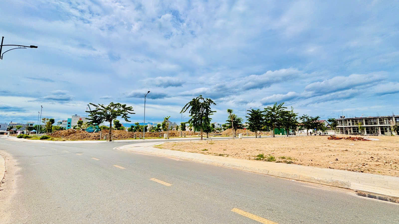 Mua Là Lời Tặng Thẳng 286 Triệu!!! Bán Gấp Cặp Đất Đẹp Vị Trí Vàng trung tâm Phan Rang