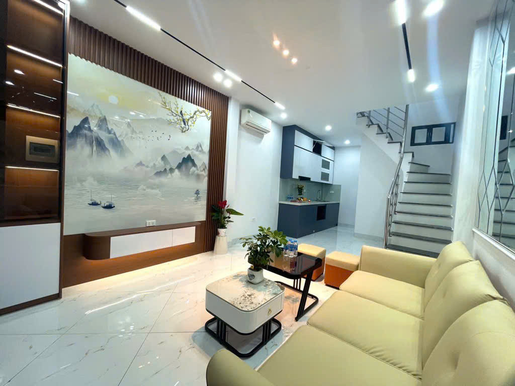 NHÀ CHÍNH CHỦ - GIÁ TỐT - Vị Trí Đẹp Tại Khương Trung, Thanh Xuân, HN