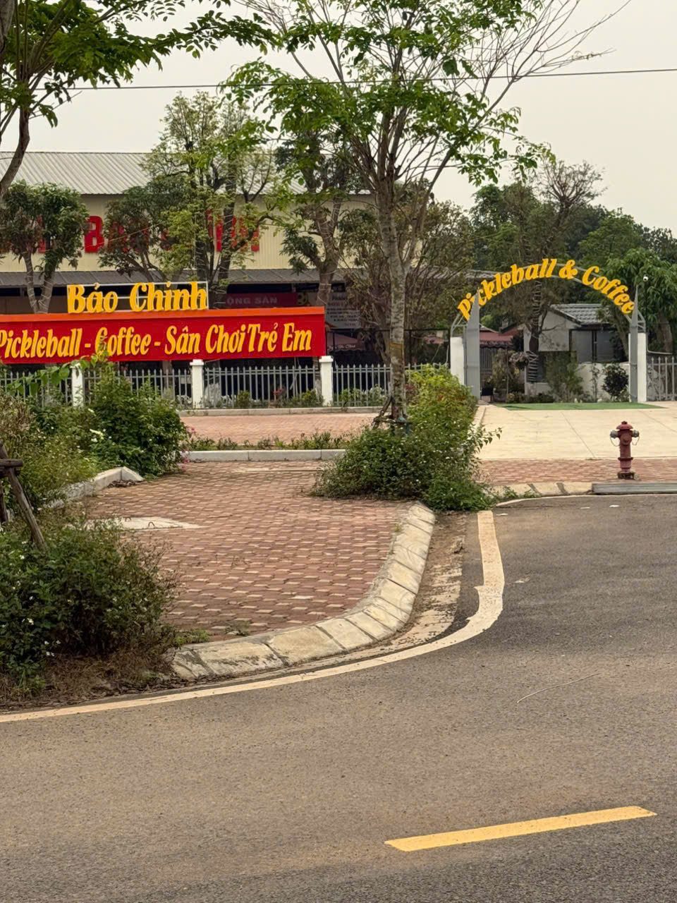QUÁ HIẾM LÔ ĐẤT TRỤC CHÍNH LÀN 2  QL21 HOÀ LẠC SÁT ĐẤT ĐẤU GIÁ ĐỐI DIỆN TRƯỜNG CĐ CHẤT LƯỢNG CAO NHỈNH 3 TỶ