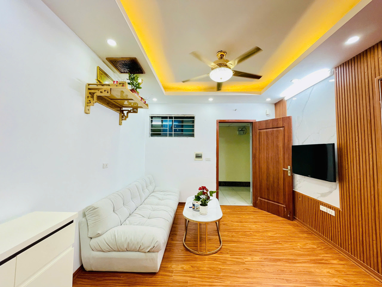 Bán chung cư - Giá tốt - Vị trí đẹp - Full nội thất, có sổ, tầng đẹp