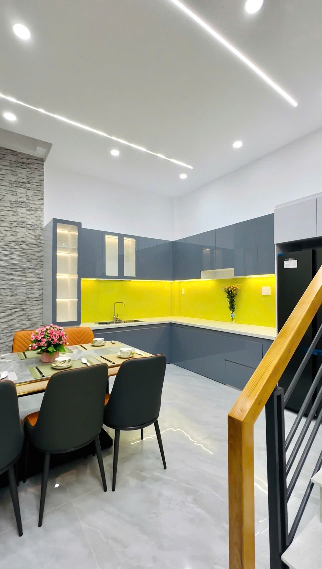 Nhà đẹp 68m² Đường số 22, Thủ Đức giá  tỷ 550. Gần Giga Mall. Xây 1 trệt 3 lầu, hẻm 5m. Sổ riêng
