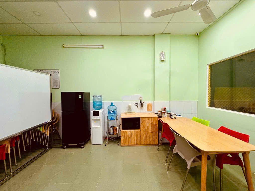 Bán Nhà 3 mét Đường Lê Văn Sỹ, P.12, Q.3.  Diện tích 3.6 x 23m, Giá 10.3 Tỷ