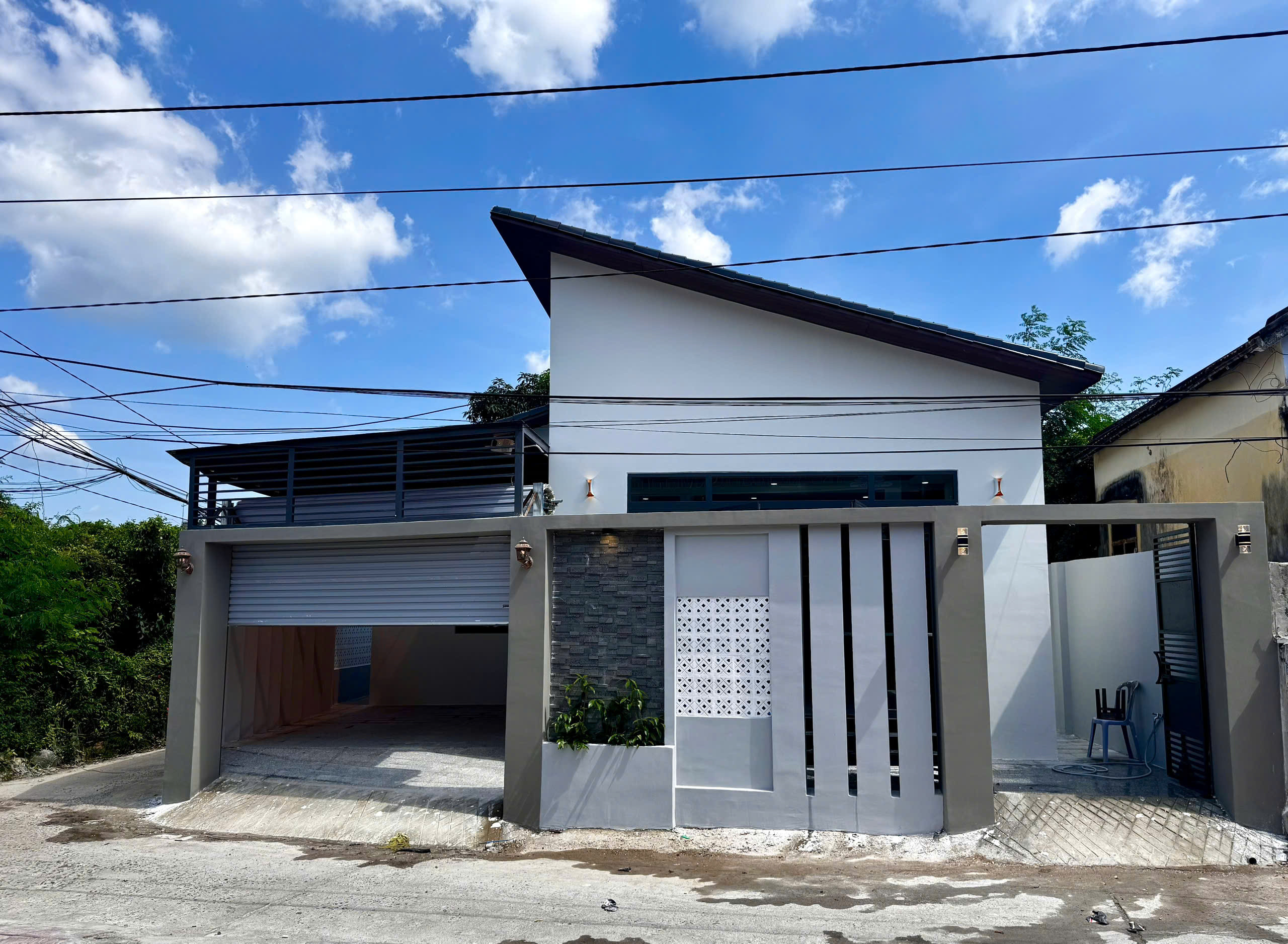 BÁN NHANH VILLA CĂN GÓC 2 MẶT TIỀN PHƯỜNG TÂY NHA TRANG, CÁCH 23/10 50M OTO TÂN NƠI