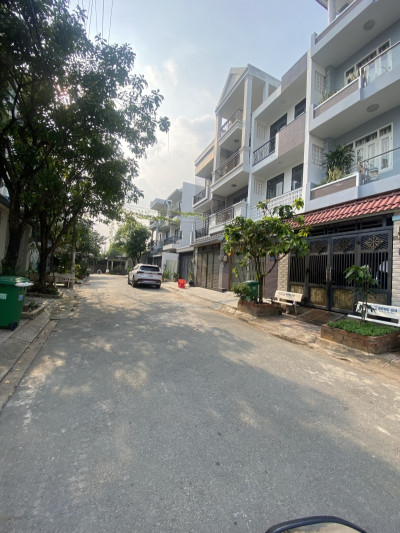 Cần Bán Dãy Nhà Trọ 166m2 full Thổ, Ngang Khủng 8.8M. Lê Văn Việ - Tân Phú. Tp.Thủ Đức